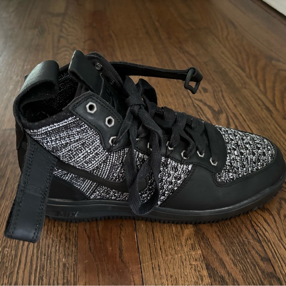 Women’s Nike Lunar Force 1 Flyknit workboot - Picture 3 of 11